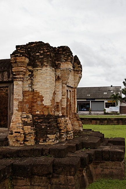 Prasat Sa Kamphaeng Yai-035